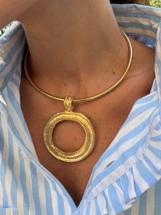 Lennox Collar Round Medallion With Collar